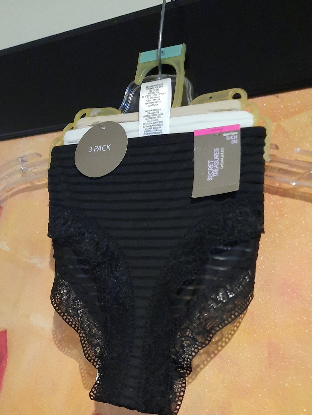 NWT 3Pack Women's Size 5 Seamless Lace "CHEEKY"  Panties Black Blush White Small